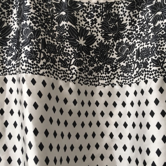 Printed and Smocked Blouse - Picture 6 of 6